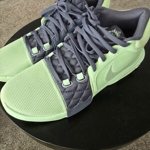 Lebron Witness 8 Vapor Green And White Basketball Shoes 12.5